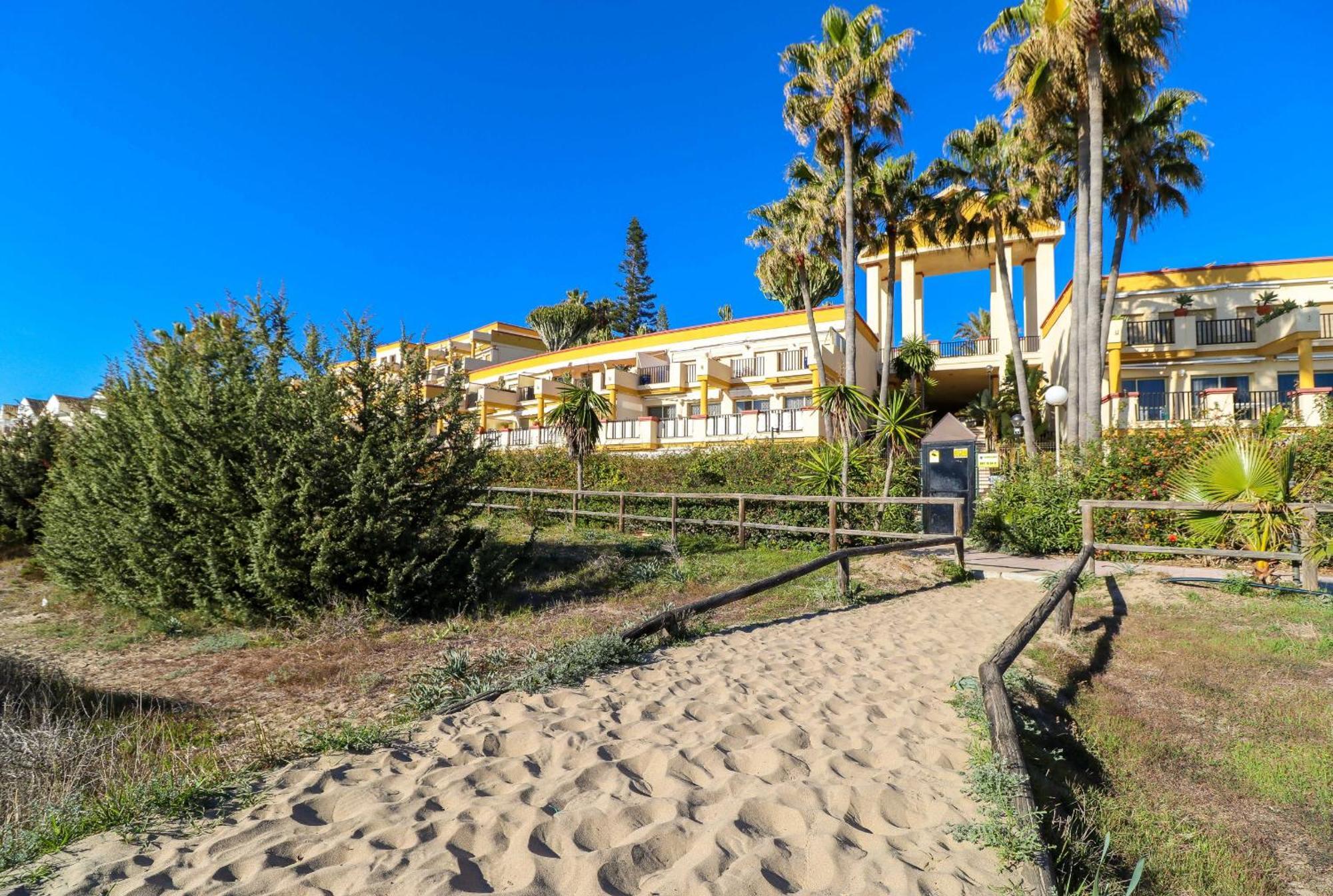 Romana Playa - Beachfront Complex Elviria Marbella