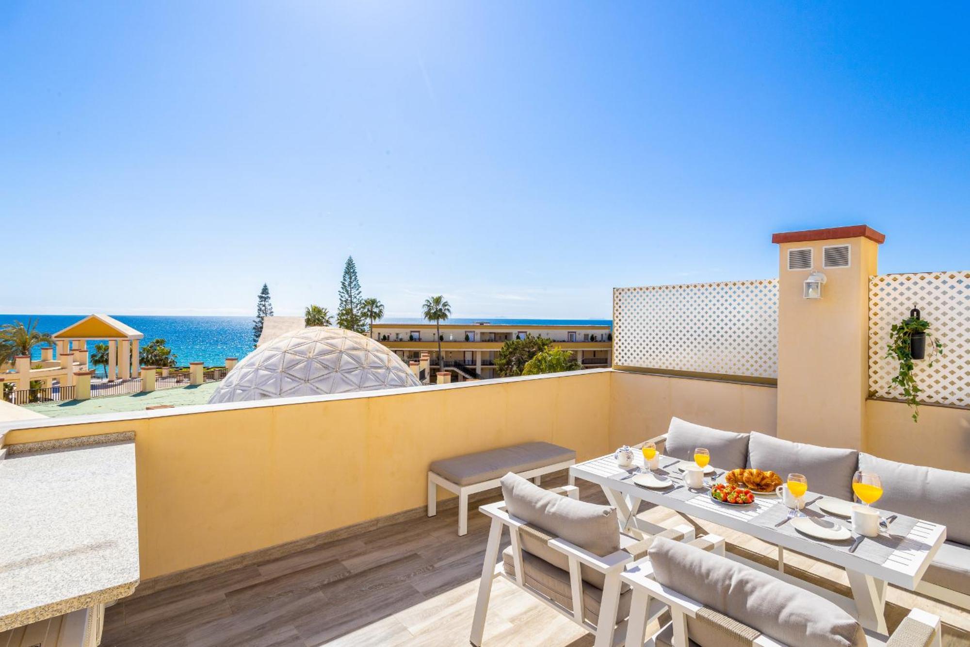 Romana Playa - Beachfront Complex Elviria Apartment Marbella