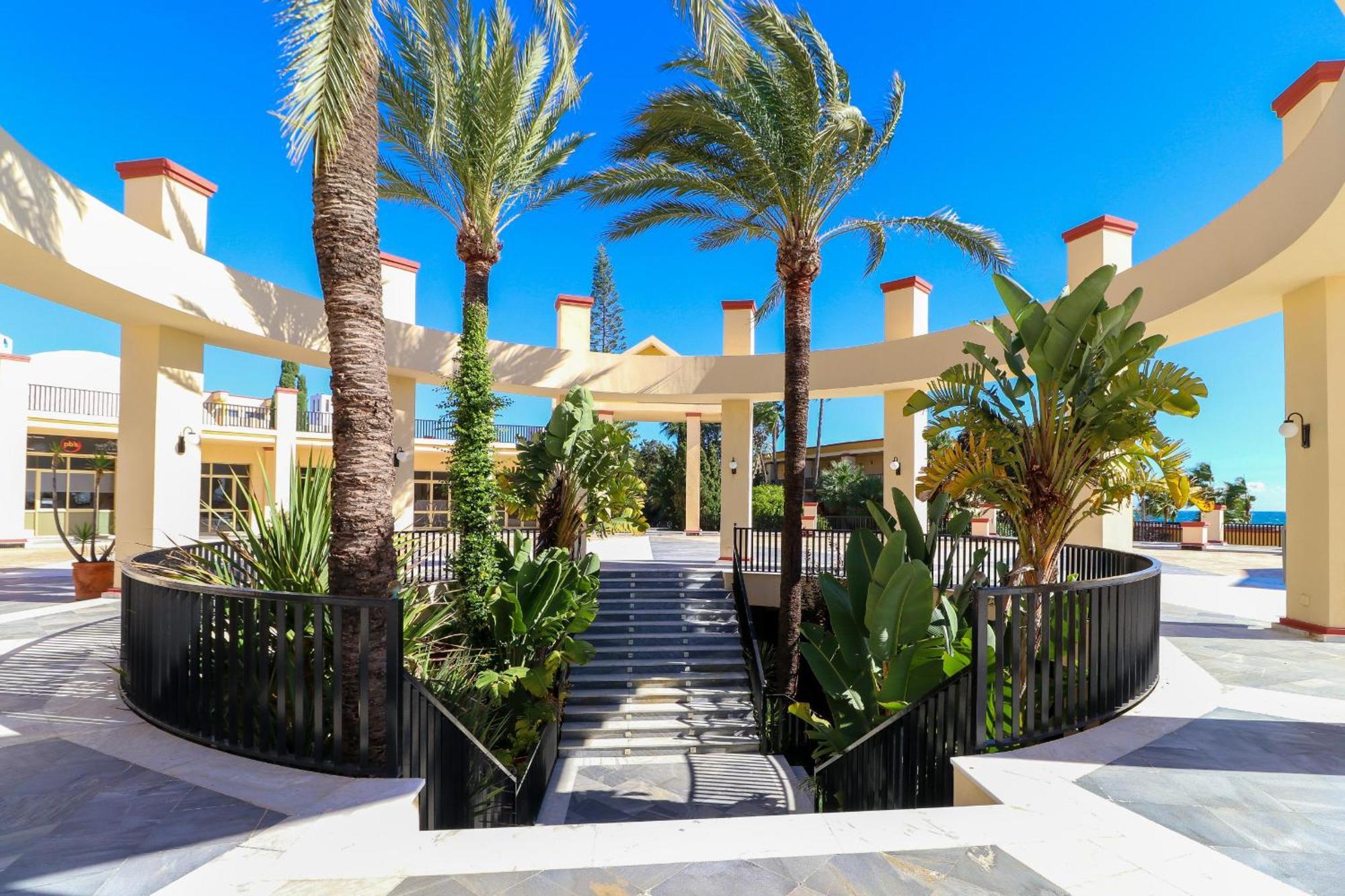 Romana Playa - Beachfront Complex Elviria Marbella