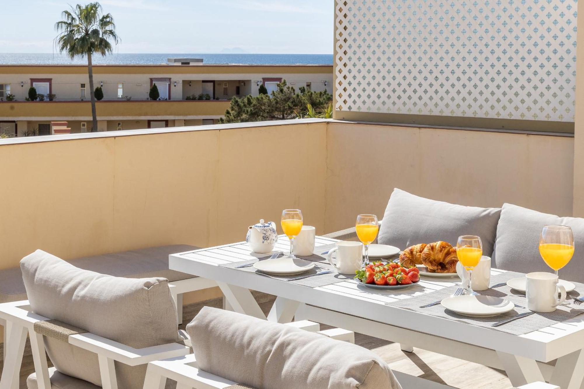 Apartment Romana Playa - Beachfront Complex Elviria Marbella