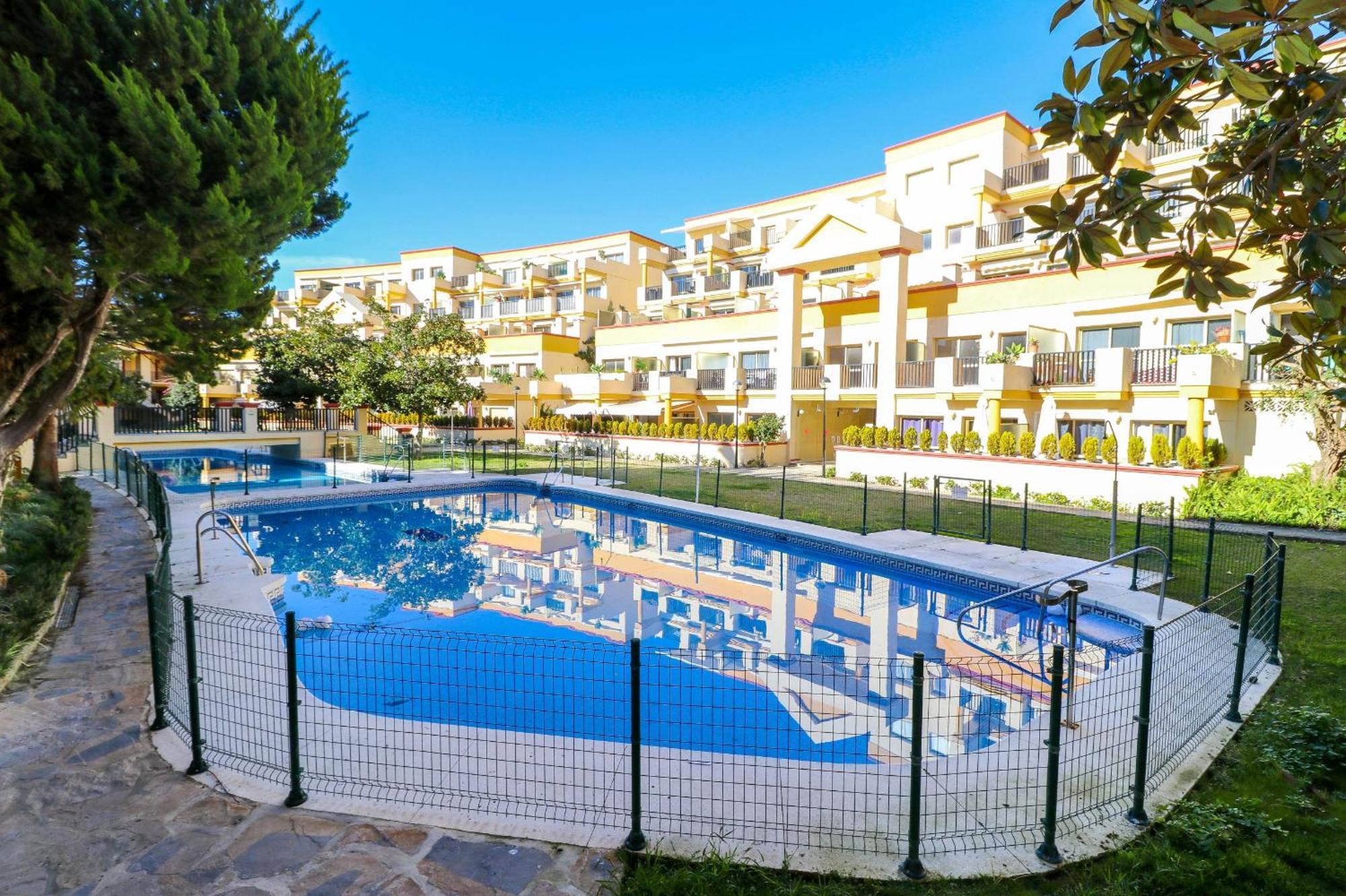 Romana Playa - Beachfront Complex Elviria Apartment Marbella